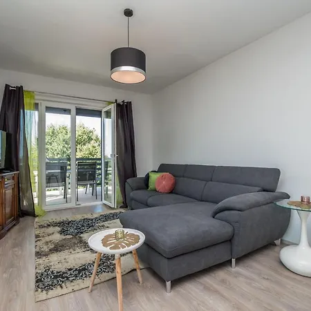 Bella Vista Apartment *