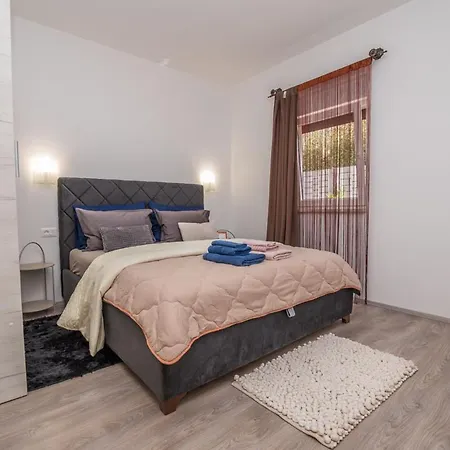 Bella Vista Apartment